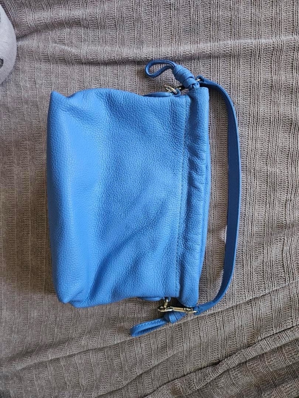 Talbots Adjustable Blue Leather Shoulder Bag 🦋